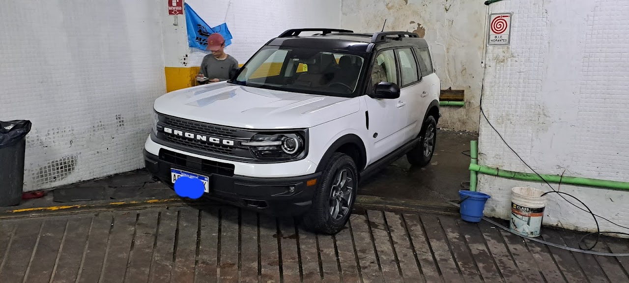Professional car wash bay